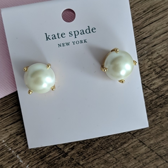 Kate Spade pearl gumdrop earring studs NEW - Picture 3 of 5